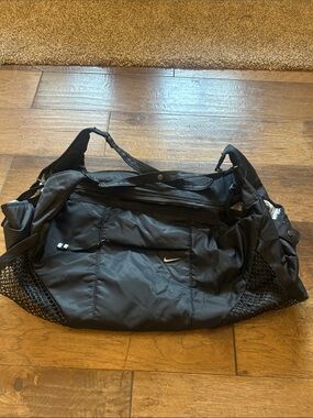 Nike Black Duffel Bag - Compact Sport Travel Carrier